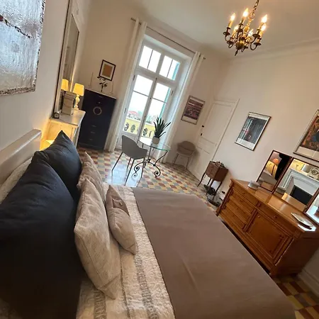 Ancien Palace 4couchages Vue * Menton