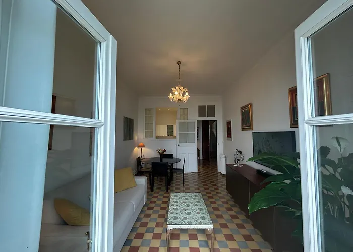 Ancien Palace 4couchages Vue Мантон